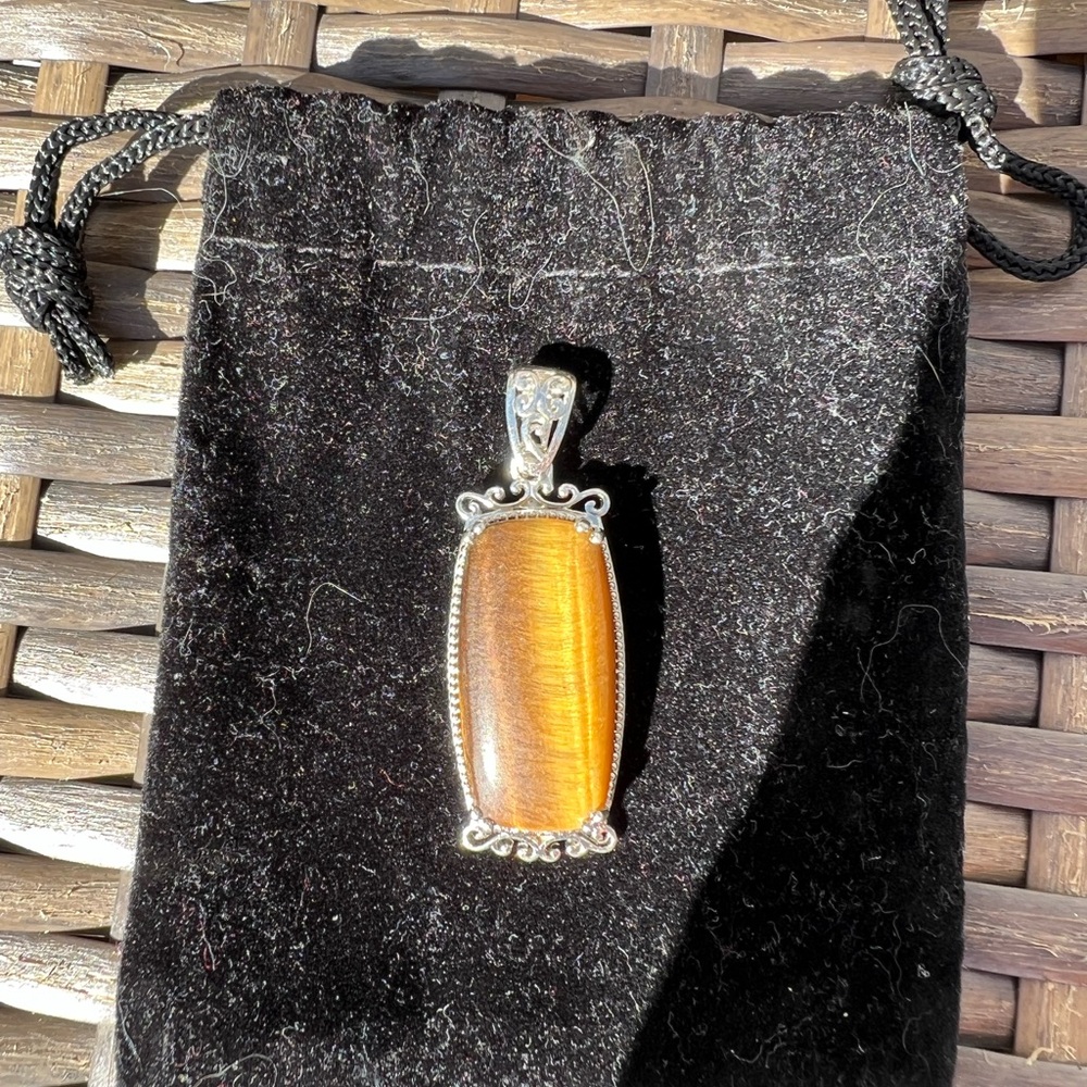 Vintage STS Karis Tiger's Eye Pendant with Ornate Silver Filagree Accents - Picture 4 of 7